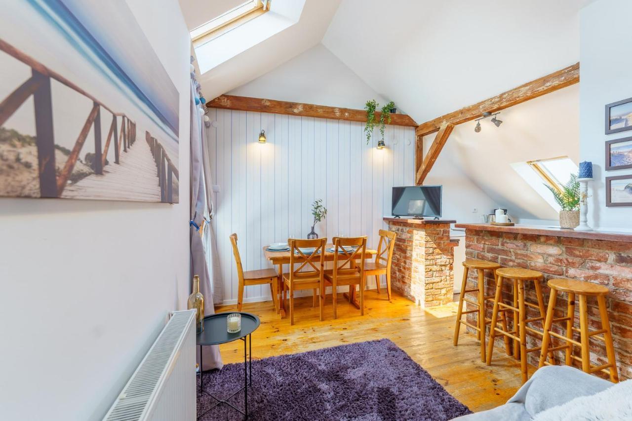 Klimatyczny Apartament Przy Bulwarze Optima Apartman Kołobrzeg Kültér fotó